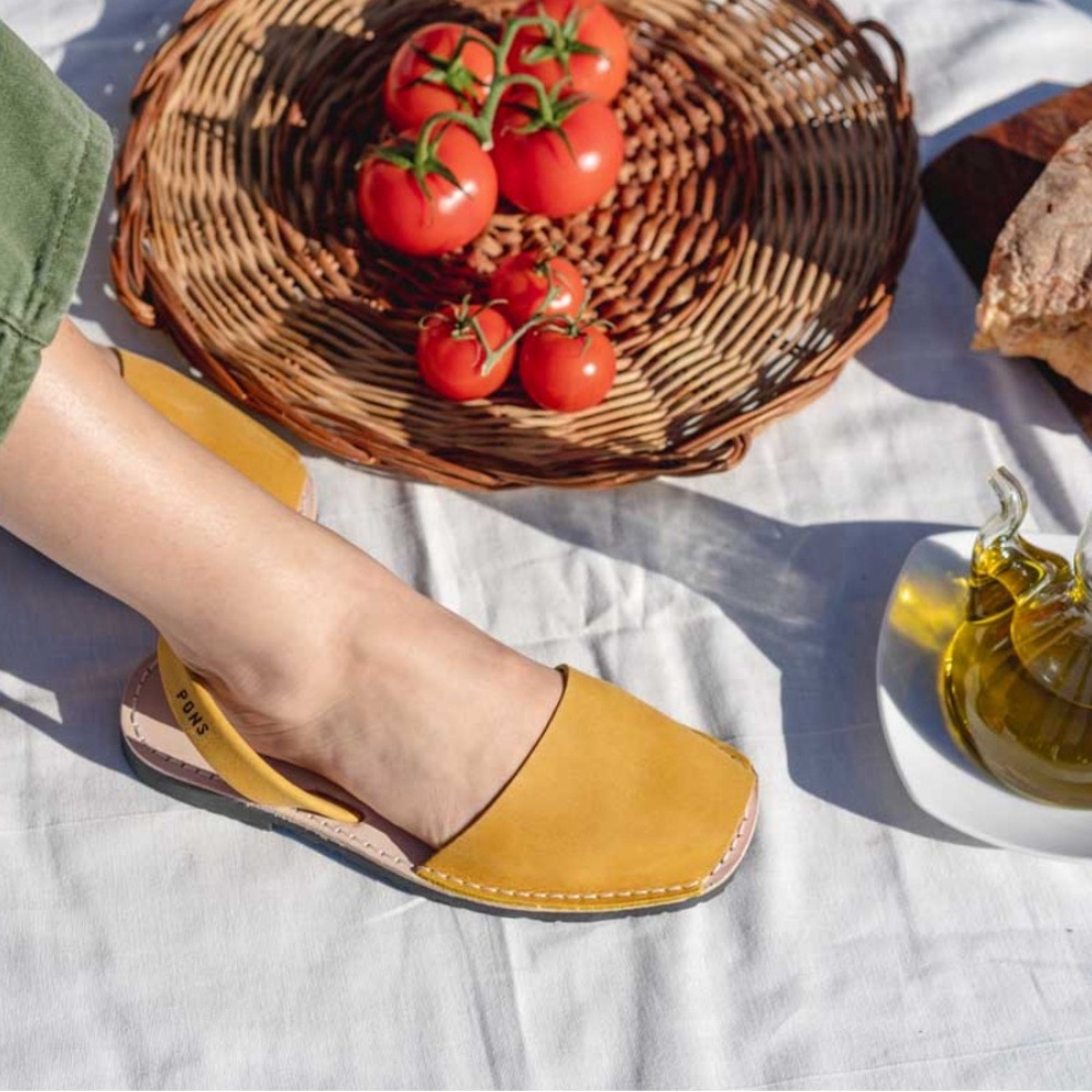 NWT Saffron yellow leather Pons Avarcas